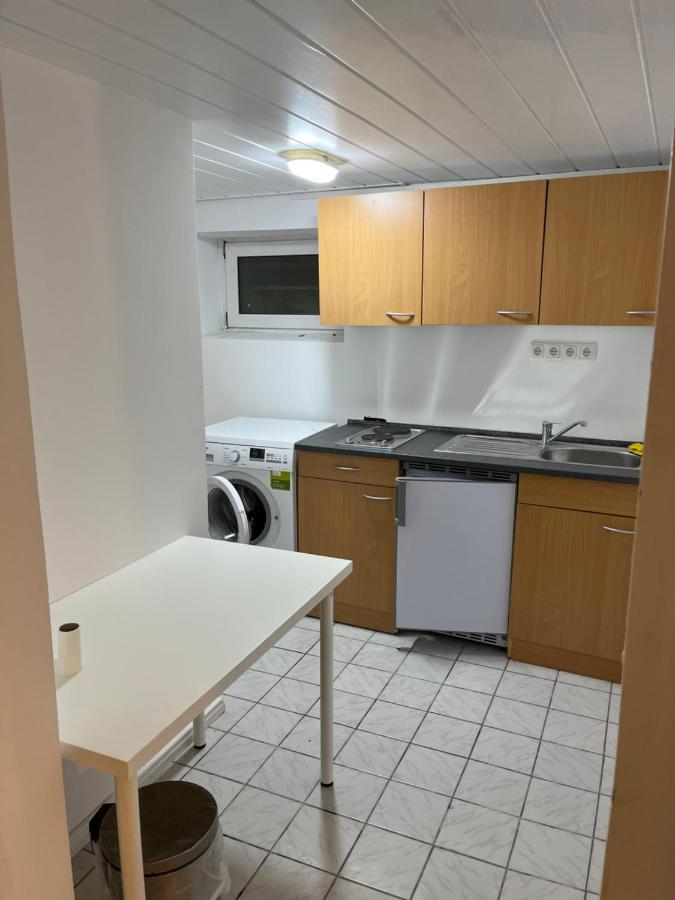 Souterrain Wohnung In Der Naehe Vom Duesseldorfer Flughafen Ratingen Esterno foto
