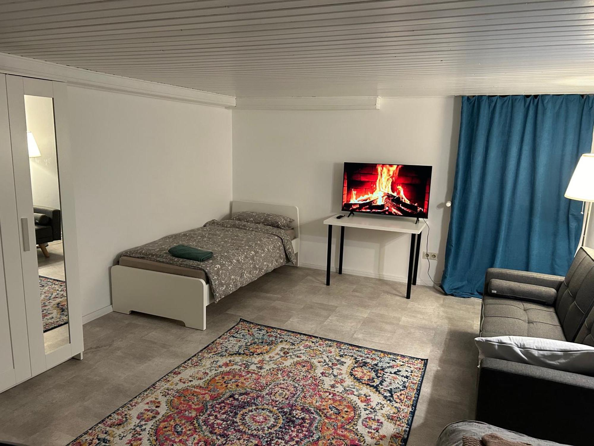 Souterrain Wohnung In Der Naehe Vom Duesseldorfer Flughafen Ratingen Esterno foto