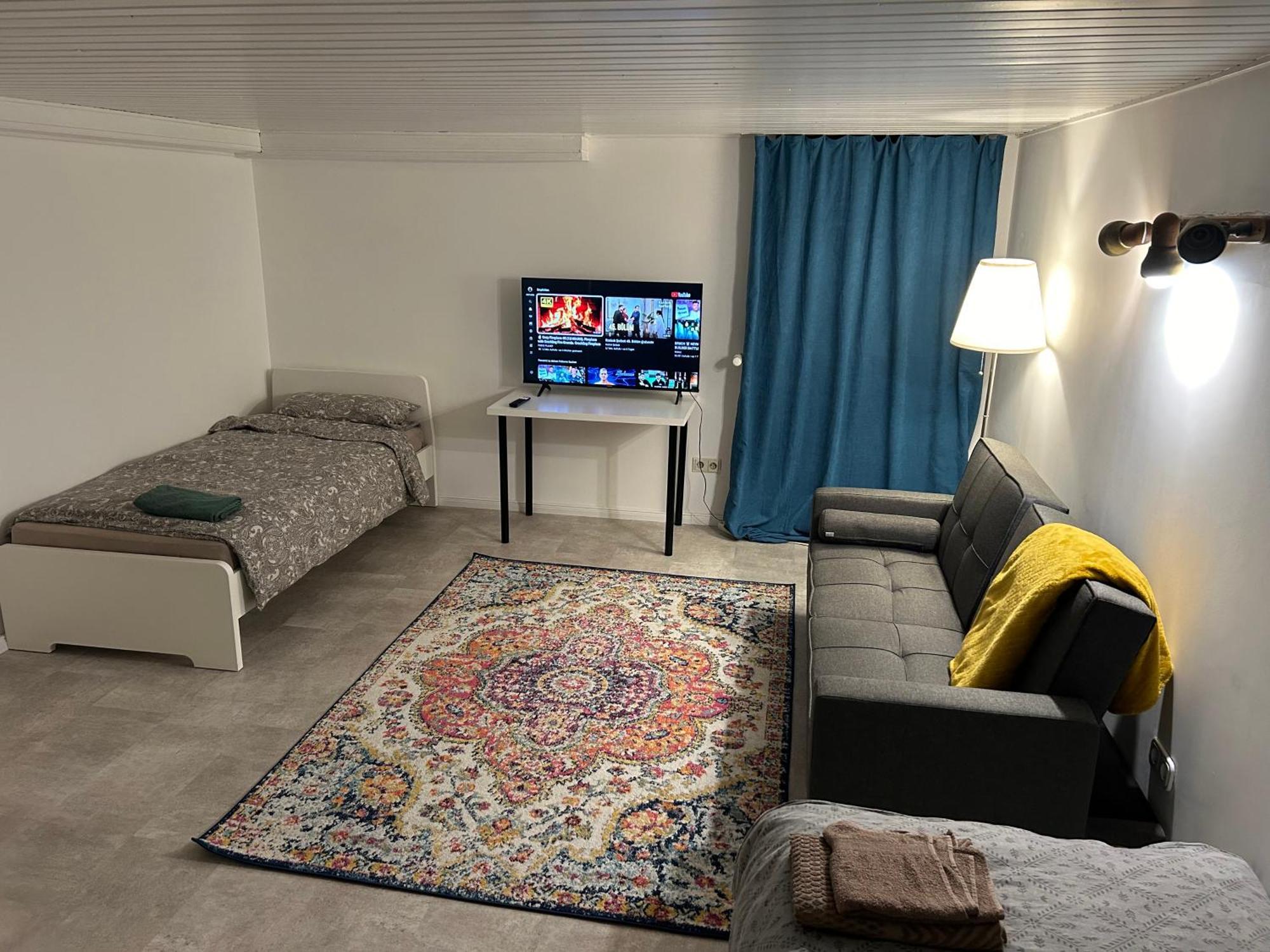 Souterrain Wohnung In Der Naehe Vom Duesseldorfer Flughafen Ratingen Esterno foto