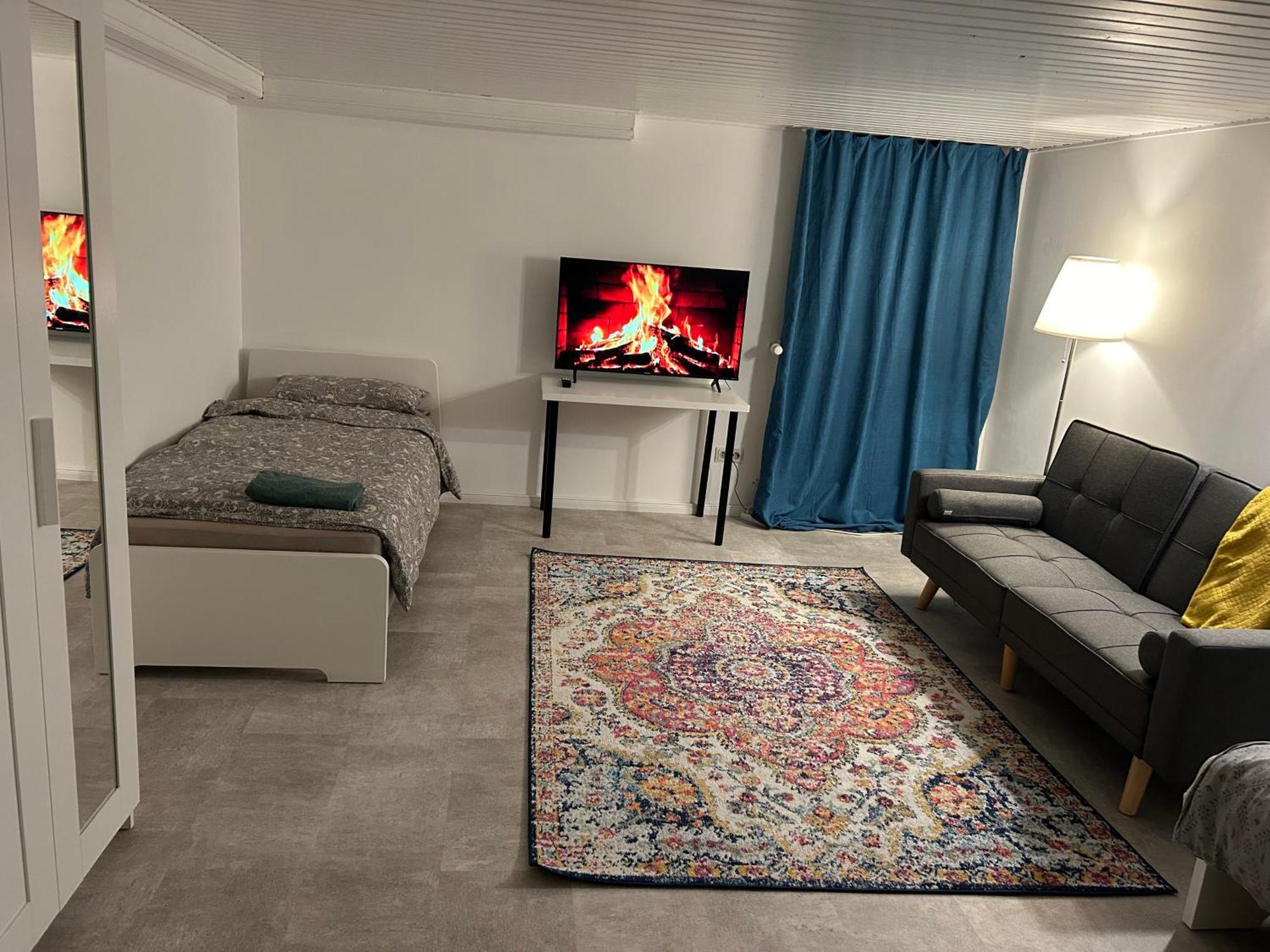 Souterrain Wohnung In Der Naehe Vom Duesseldorfer Flughafen Ratingen Esterno foto